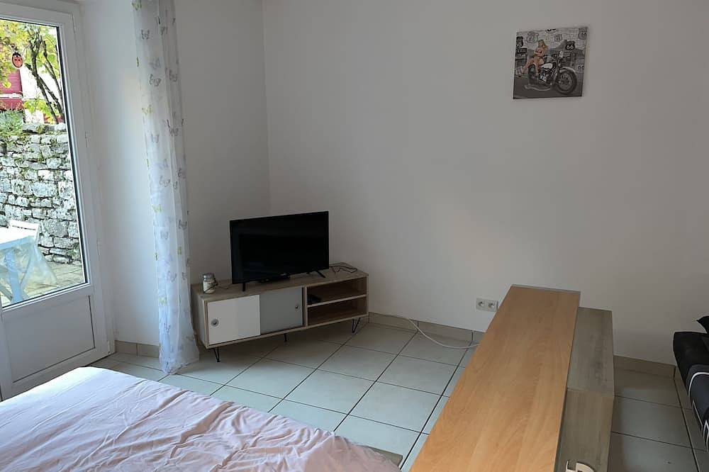 Ganze Wohnung, Ideally located apartment with terrace 10 minutes from the beach in Clairvaux-les-Lacs, Jura