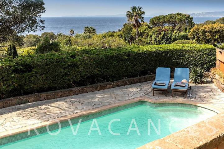 Villa für 6 Personen, mit Balkon/Terrasse und Garten sowie Pool