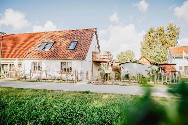 Ferienhaus für 4 Personen, mit Balkon und Terrasse sowie Seeblick und Ausblick in Altwarp