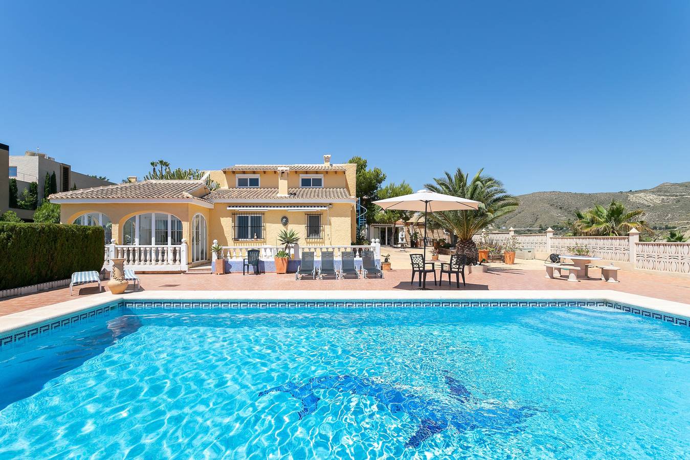 Villa Filip with Fantastic Sea View, Pool & Wi-Fi in La Merced, el Campello