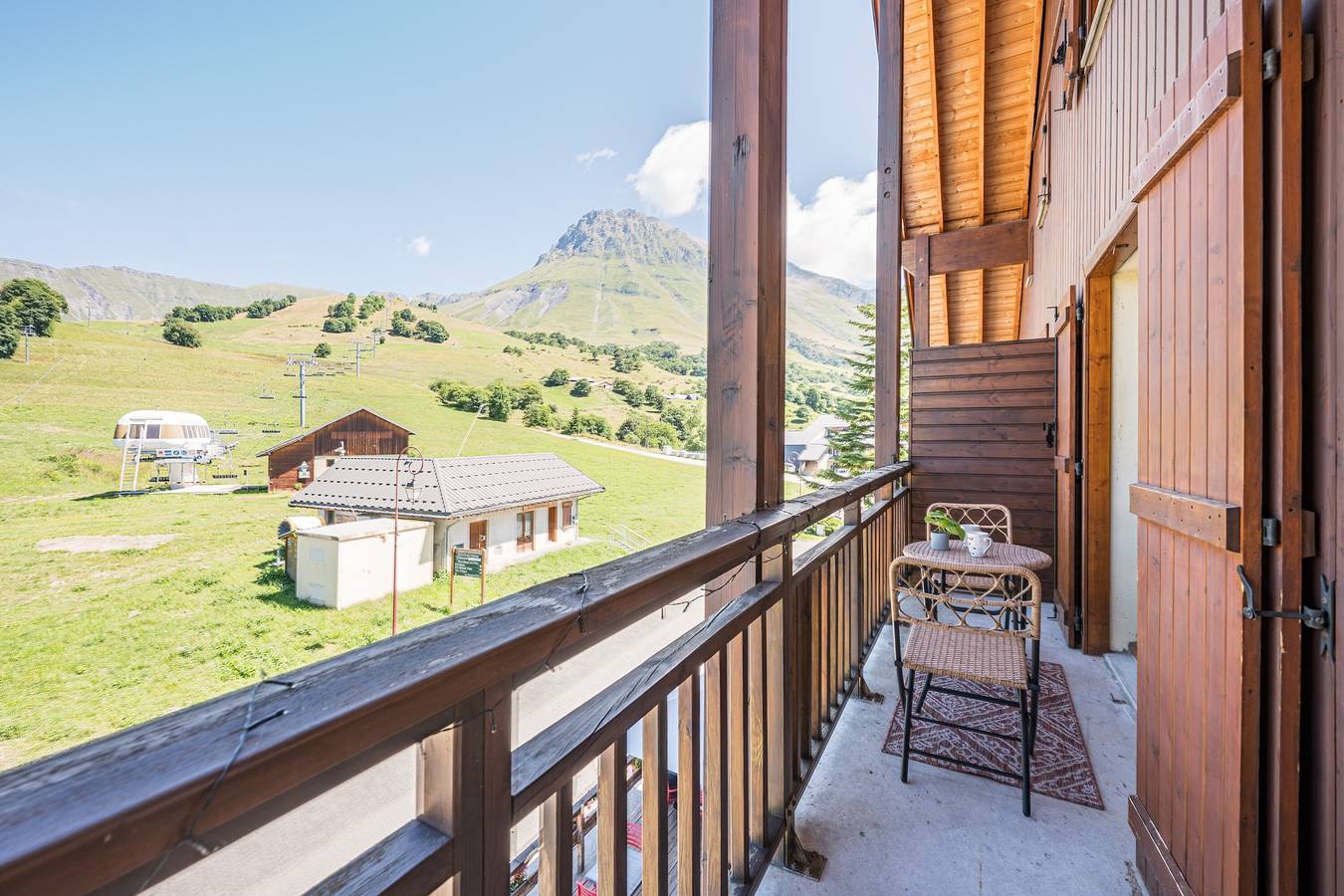 Ganze Wohnung, Ferienwohnung 'Charmant Duplex Au Pied Des Pistes' mit Bergblick, Balkon und Wlan in Col du Mollard, Albiez-Montrond