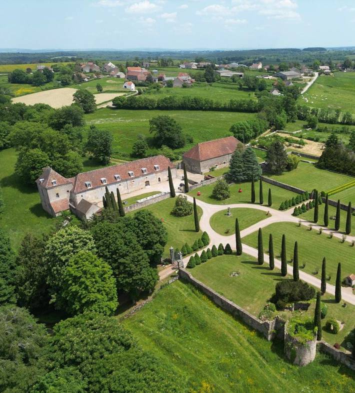 Gîte pour 4 personnes, avec vue ainsi que piscine et jardin à Magny - 2