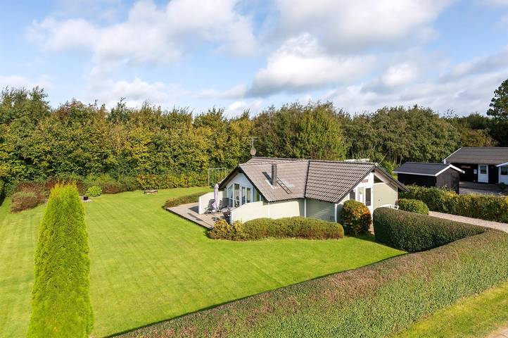Ferienhaus für 6 Personen, mit Sauna und Whirlpool sowie Terrasse und Garten, mit Haustier