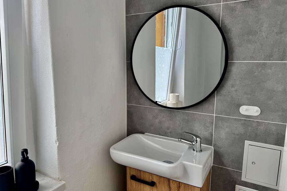 Ganze Wohnung, Gemütliches Appartement \"Ilse\" an der Goitzsche mit Stellplatz in Bitterfeld, Bitterfeld-Wolfen