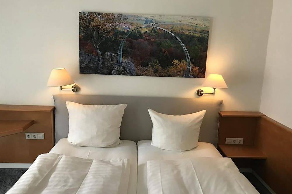 Doppelzimmer Ludwigsturm - Hotel Bastenhaus in Dannenfels, Pfälzer Bergland