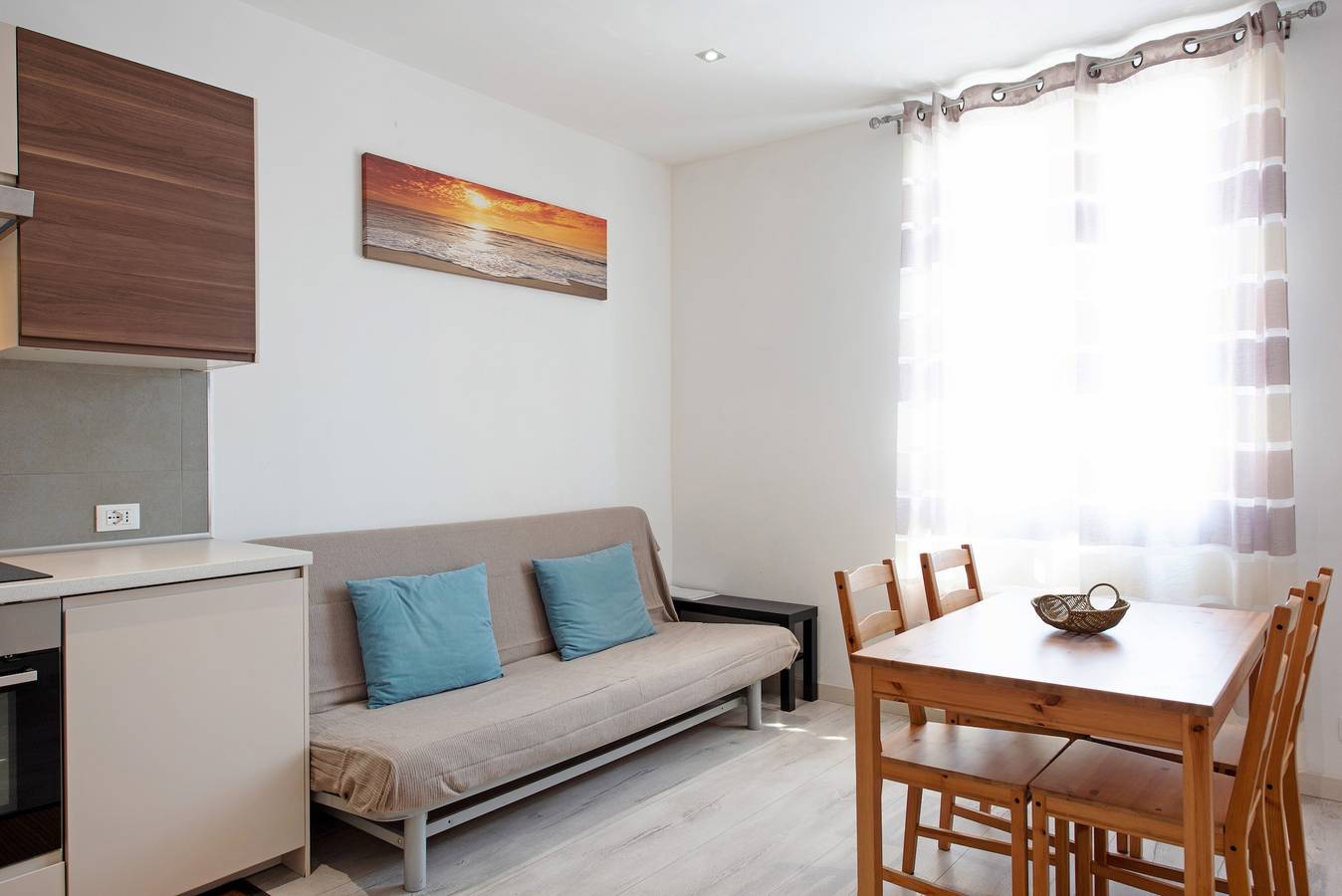 Apartamento entero, Apartamento "Bilocale Mezzano in centro" con vistas al mar y aire acondicionado in Varazze (City), Varazze