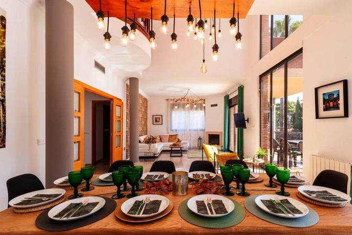 Villa pour 18 personnes, avec piscine et jardin ainsi que sauna et jacuzzi à Salou - 3