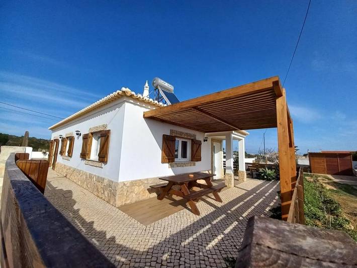 Casa de férias para 4 pessoas, com vista e jardim em Sagres
