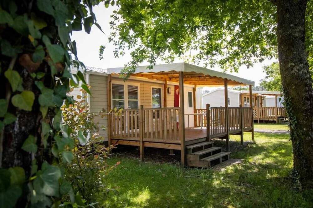 Camping 4 étoiles - Piscine - eecabc in Azur, Côte d’Argent