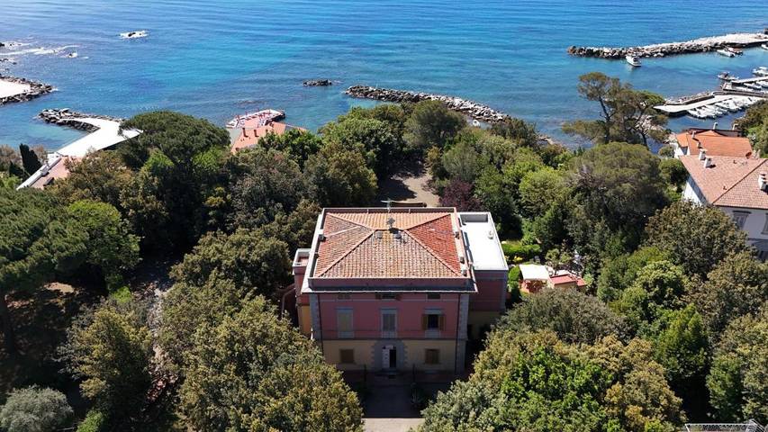 Ferienwohnung für 2 Personen, mit Garten und Ausblick in Castiglioncello