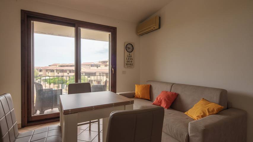 Gîte pour 2 personnes, avec terrasse dans Olbia - 4