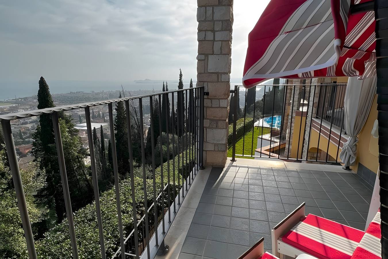Ferienwohnung mit Seeblick und Pool in Maderno, Toscolano-Maderno