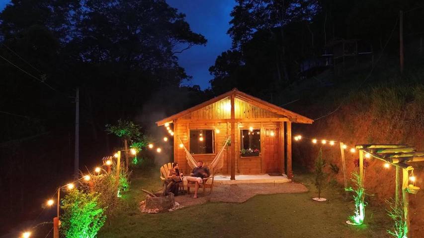 Camping para 4 personas, con vistas además de jardín y balcón en Brasil