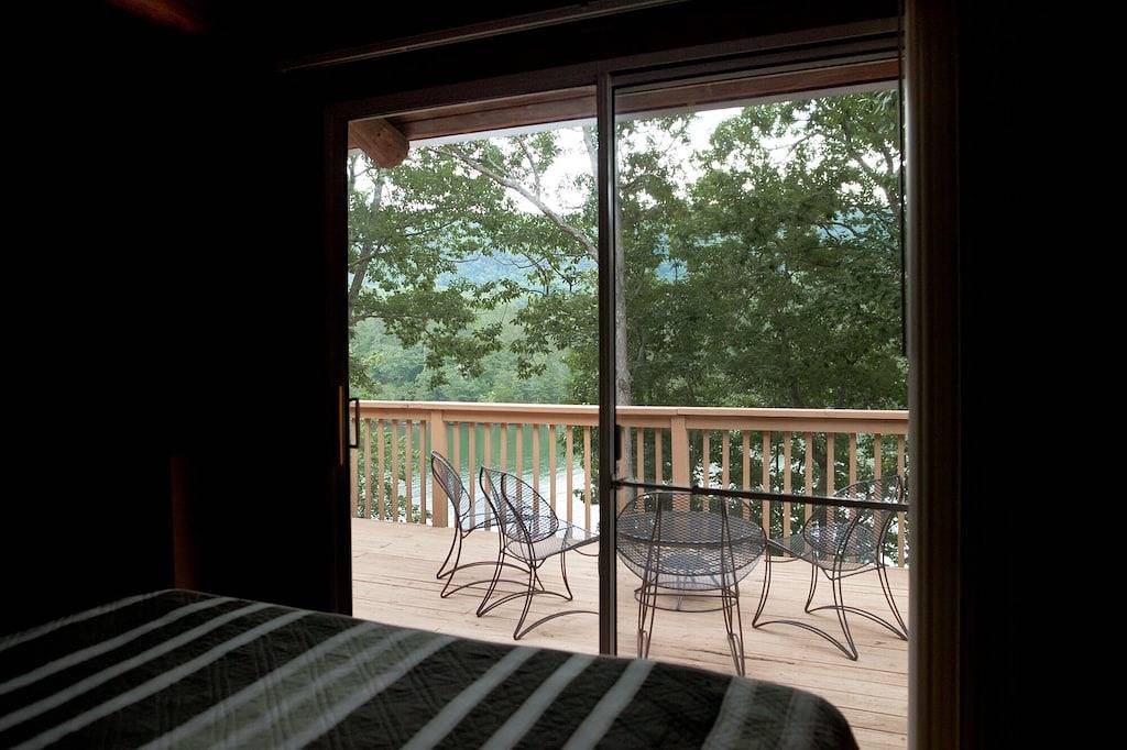 Cabin#3 Smith Mtn Lake. Views/Waterfront/Pet Free/No wake cove/Dock in Smith Mountain Lake
