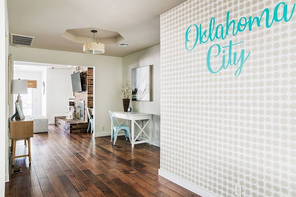 Cozy 3 bdrm w/pool & hot tub!! in Oklahoma City, Oklahoma County