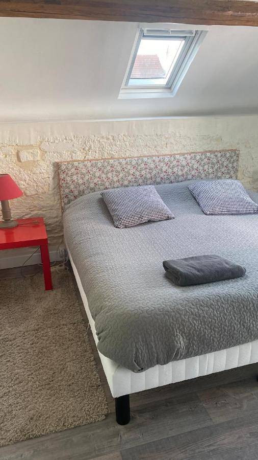 Two-Bedroom House in Douvres-la-Délivrande, Région de Caen