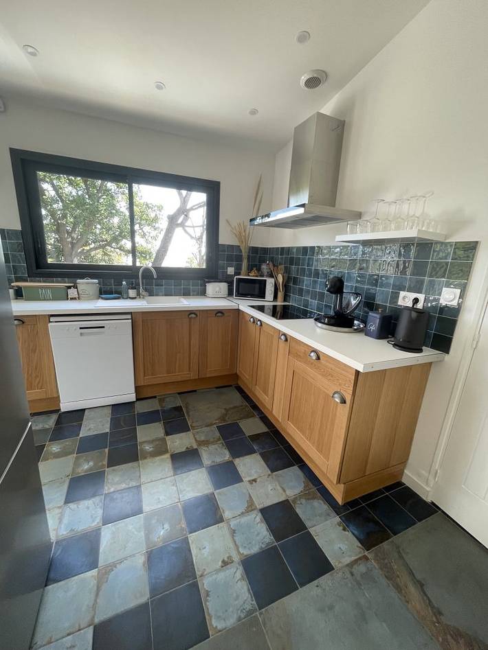 Gîte pour 4 personnes, avec jardin ainsi que terrasse et piscine dans les Bouches-du-Rhône - 3