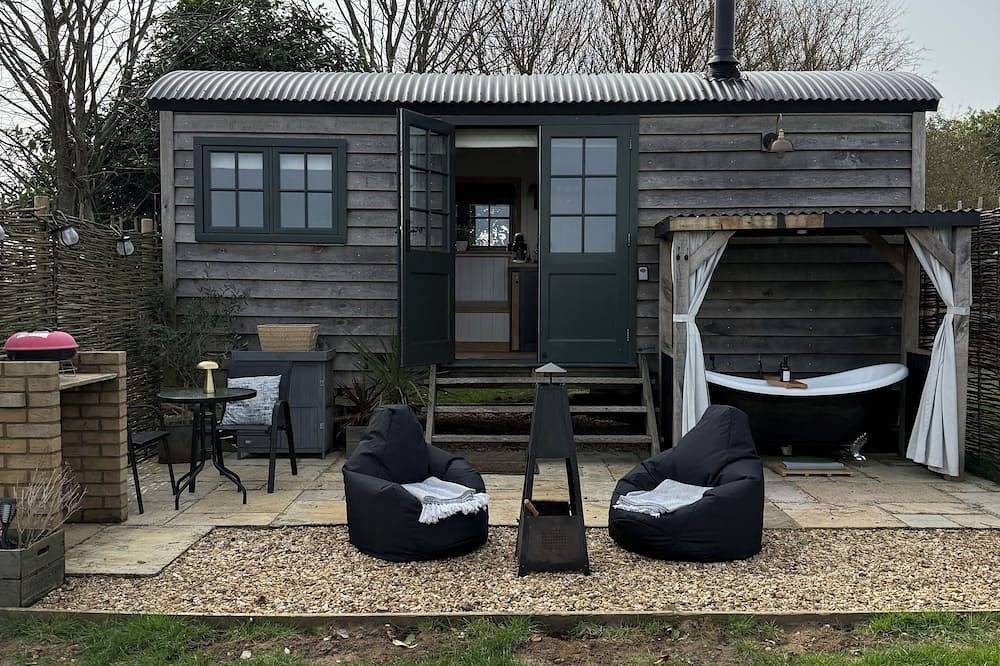 Luxury Shepherd Hut situated on a private 30 acre estate in the heart of Rutland in Ketton, Rutland