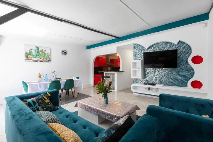 Chalet para 10 personas, con terraza y piscina - 1