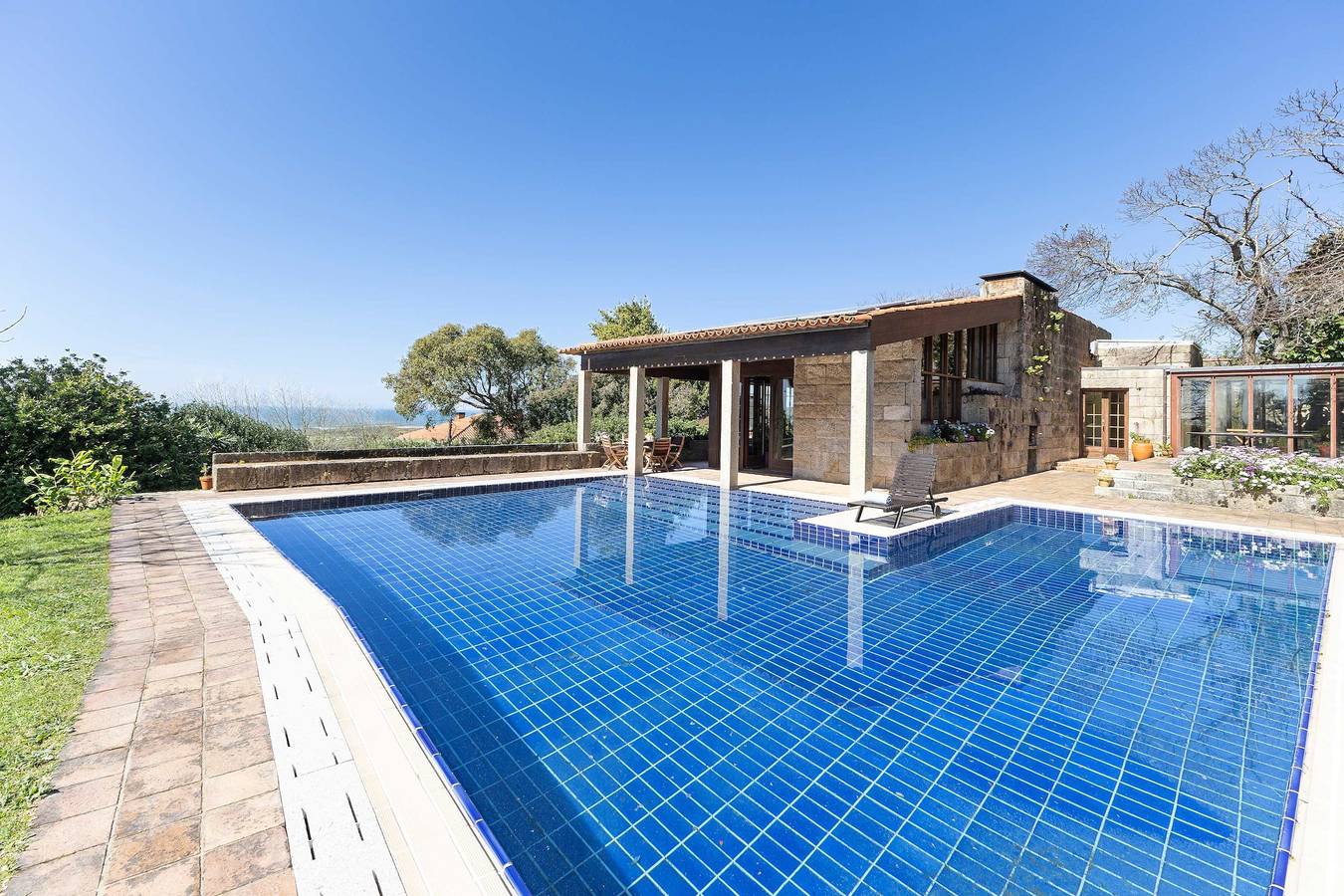 Beach Farm - Pool and Jacuzzi with Sea View in Carreço, Viana do Castelo Distrikt