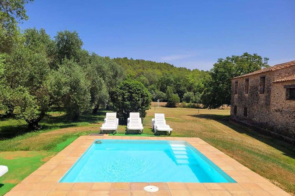 Wunderschönes Familienbauernhaus in der Nähe von Girona in einer privilegie in Cabanelles, Oberampurien