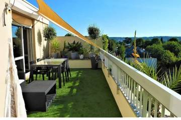 Gîte pour 10 personnes, avec jardin à Saint-Gratien