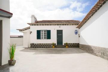 Gîte pour 4 personnes, avec jardin à Angra do Heroísmo