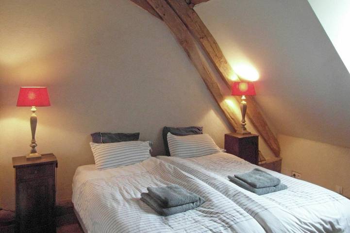 Château pour 8 personnes, avec jardin dans Allier - 3