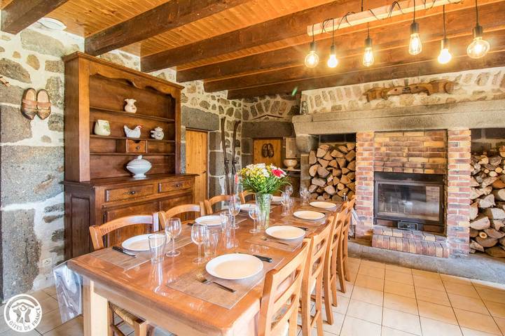 Gîte pour 6 personnes, avec jardin à Saint-Anthème - 2