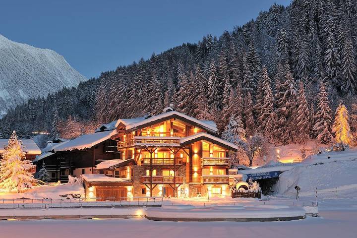 Chalet pour 12 personnes, avec Balcon et Jacuzzi ainsi que Terrasse et Sauna