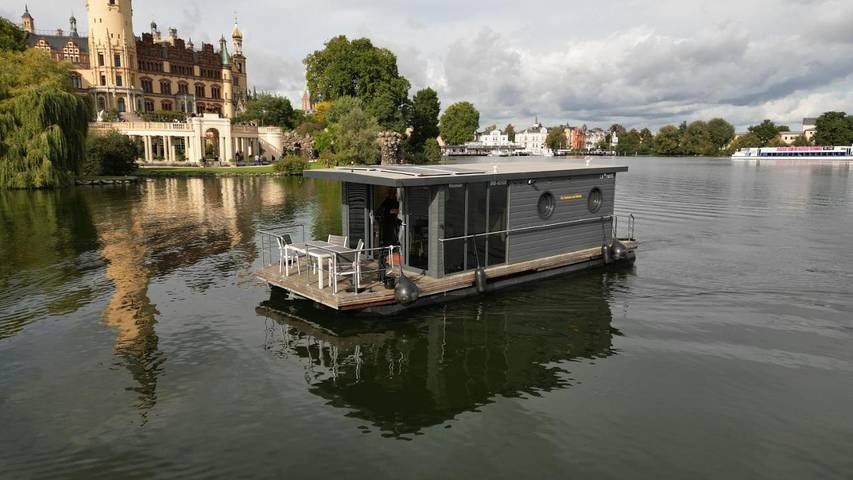 Ferienwohnung für 6 Personen, mit Terrasse und Ausblick sowie Seeblick in Schweriner Schloss