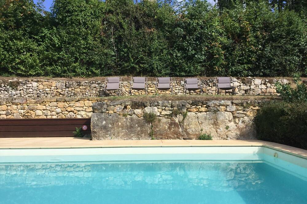 La Fageole in Domme: individual house with private heated pool in Domme, Périgord Noir
