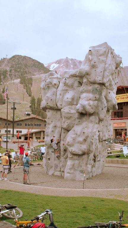 Ganze Wohnung, Private Whirlpool in der Wohnung, neue Samsung Gourmet Küche, neue Bettwäsche und Dekor in Mammoth Lakes, Mammoth Mountain