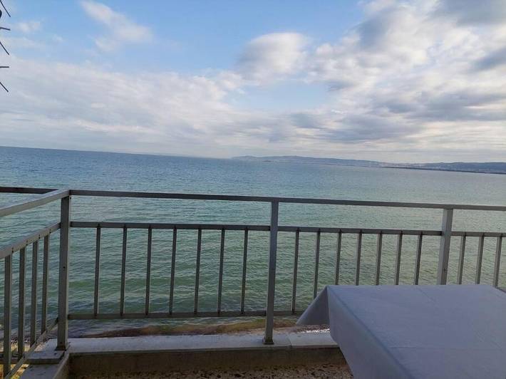 Appartement de vacances pour 4 personnes, avec vue ainsi que terrasse et jardin