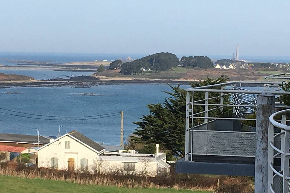 Appartement entier, Appartement lumineux avec vue superbe sur Mer pour 4 personnes  . in Landéda, Région de Brest