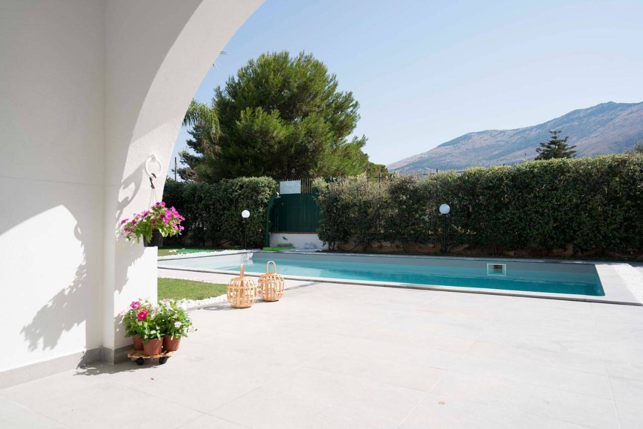 Le Agavi - Villa esclusiva per vacanze in Carini, Provincia di Palermo