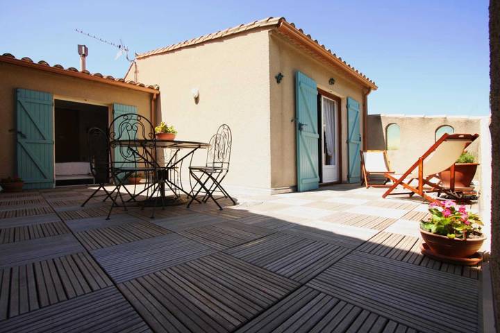 Gîte pour 6 personnes, avec terrasse à Fraissé-des-Corbières