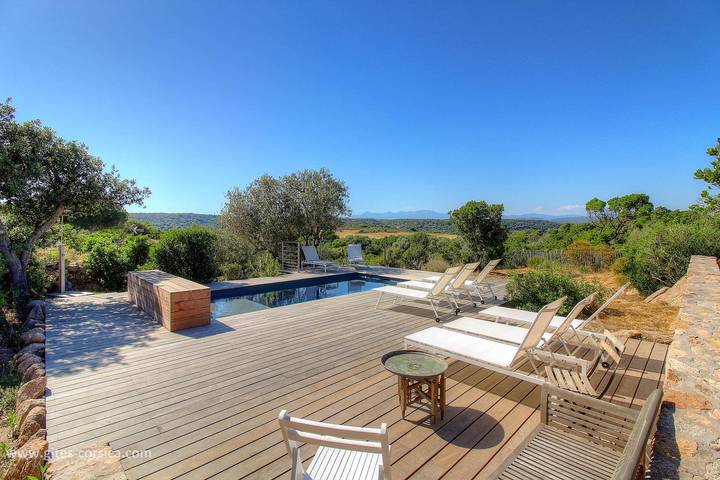 Gîte für 8 Personen, mit Pool und Terrasse sowie Garten in Bonifacio