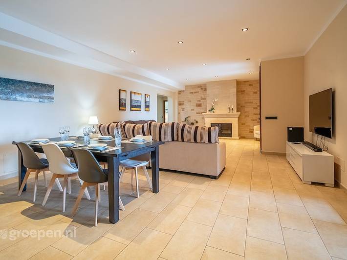 Ferienhaus für 12 Personen, mit Pool und Terrasse sowie Balkon/Terrasse und Whirlpool auf Mallorca Süden - 3