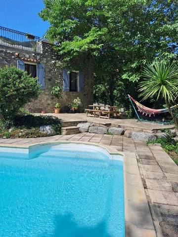Gîte pour 2 personnes, avec jardin ainsi que vue et piscine à Arles-sur-Tech