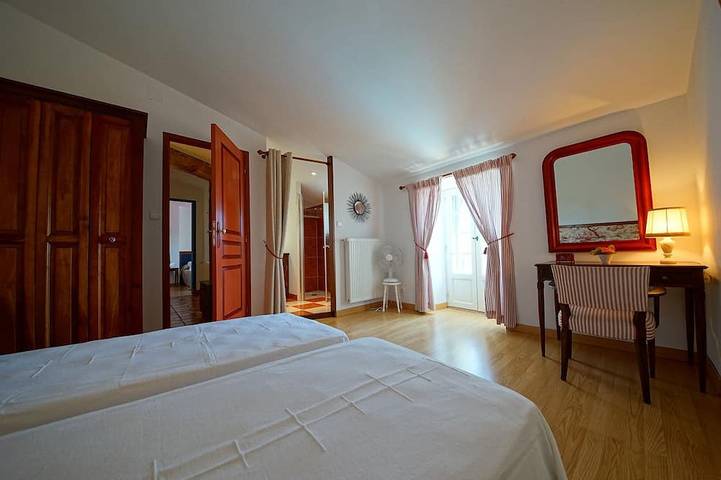 Location de vacances pour 4 personnes, avec terrasse et jardin à Margueron - 3