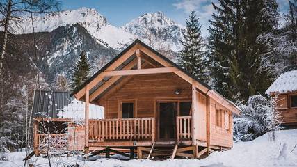 Tente pour 5 personnes, avec terrasse en Savoie