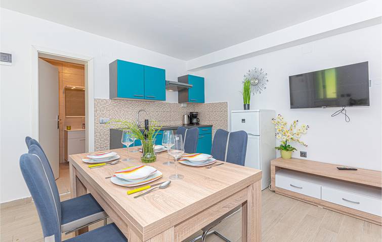 Ferienwohnung für 2 Personen, mit Garten und Pool in Grad Šibenik - 3