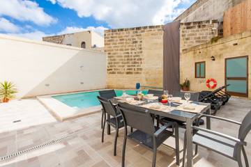 Holiday Home for 15 People in Nadur, Gozo, Photo 2