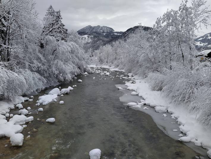 Ferienwohnung für 4 Personen, mit Balkon und Garten sowie Ausblick, kinderfreundlich in Kramsach