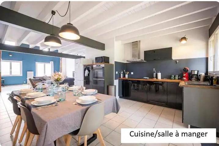 Location de vacances pour 8 personnes, avec vue et jardin à Saint-Genès-de-Castillon