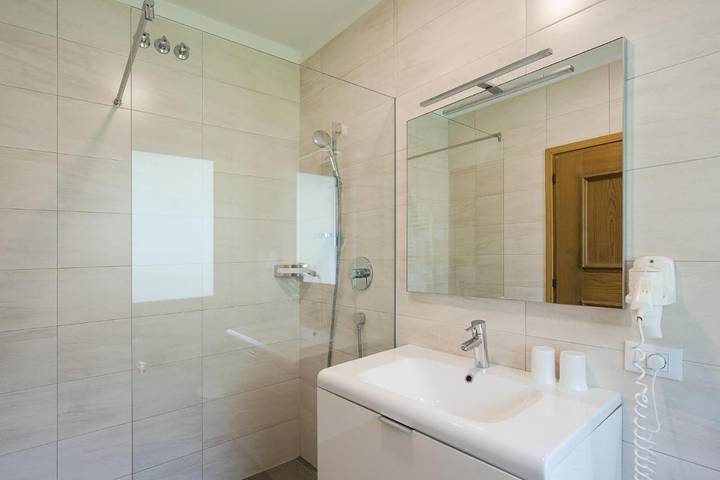 BnB für 2 Personen, mit Ausblick und Garten sowie Pool, mit Haustier in Südtirol - 2