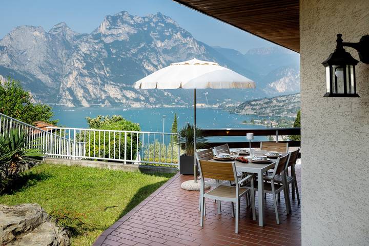 Ferienwohnung für 7 Personen, mit Balkon und Garten sowie Seeblick in Torbole - 2