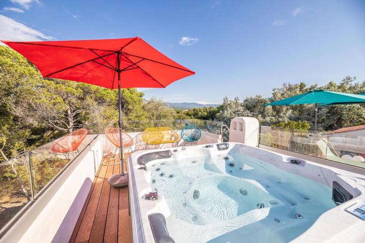 Villa 'U Tempu Persu' avec vue mer, Wi-Fi et climatisation in Porticcio, Grosseto-Prugna