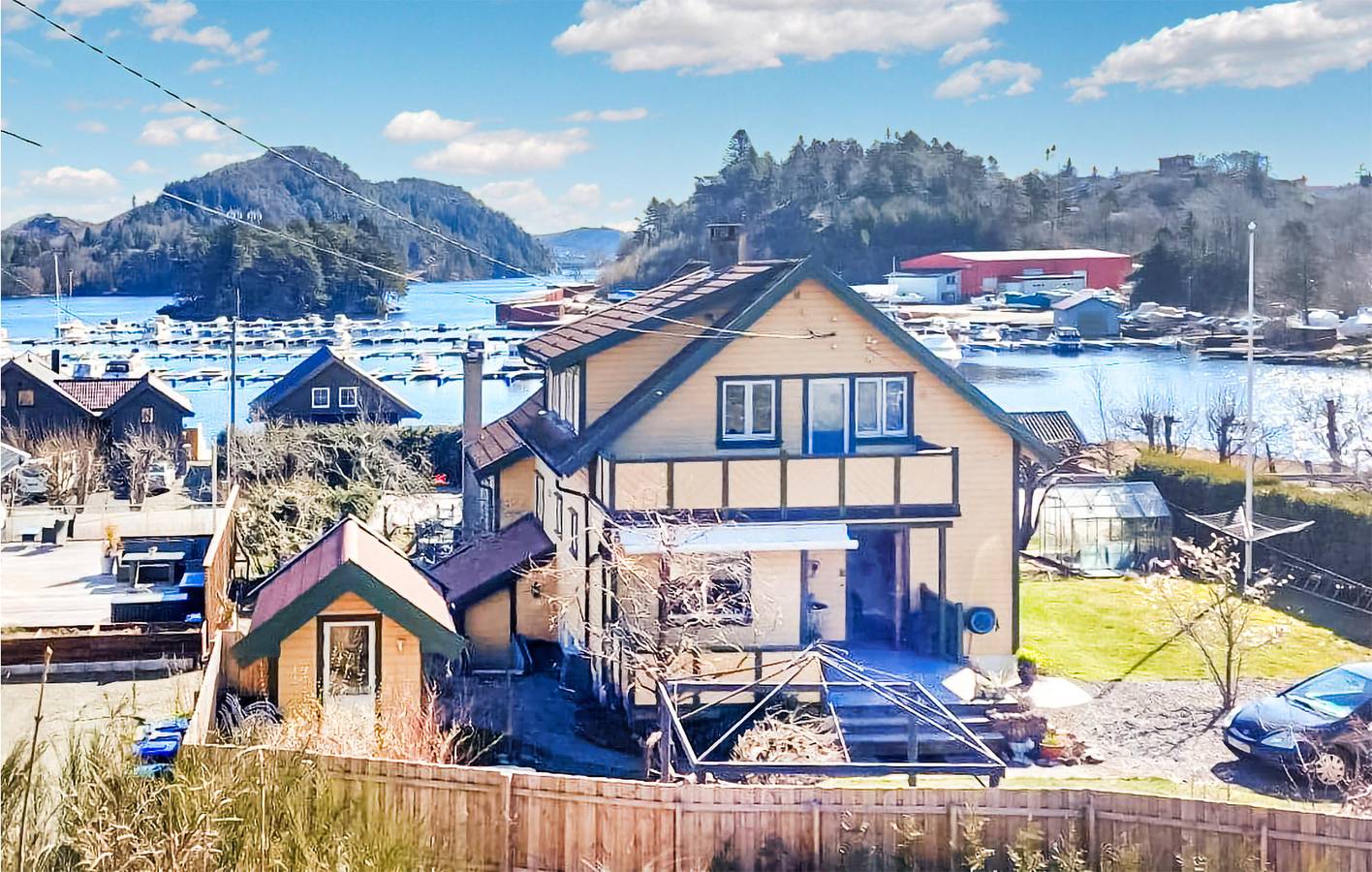 Ferienhaus für 9 Personen mit Garten in Farsund
